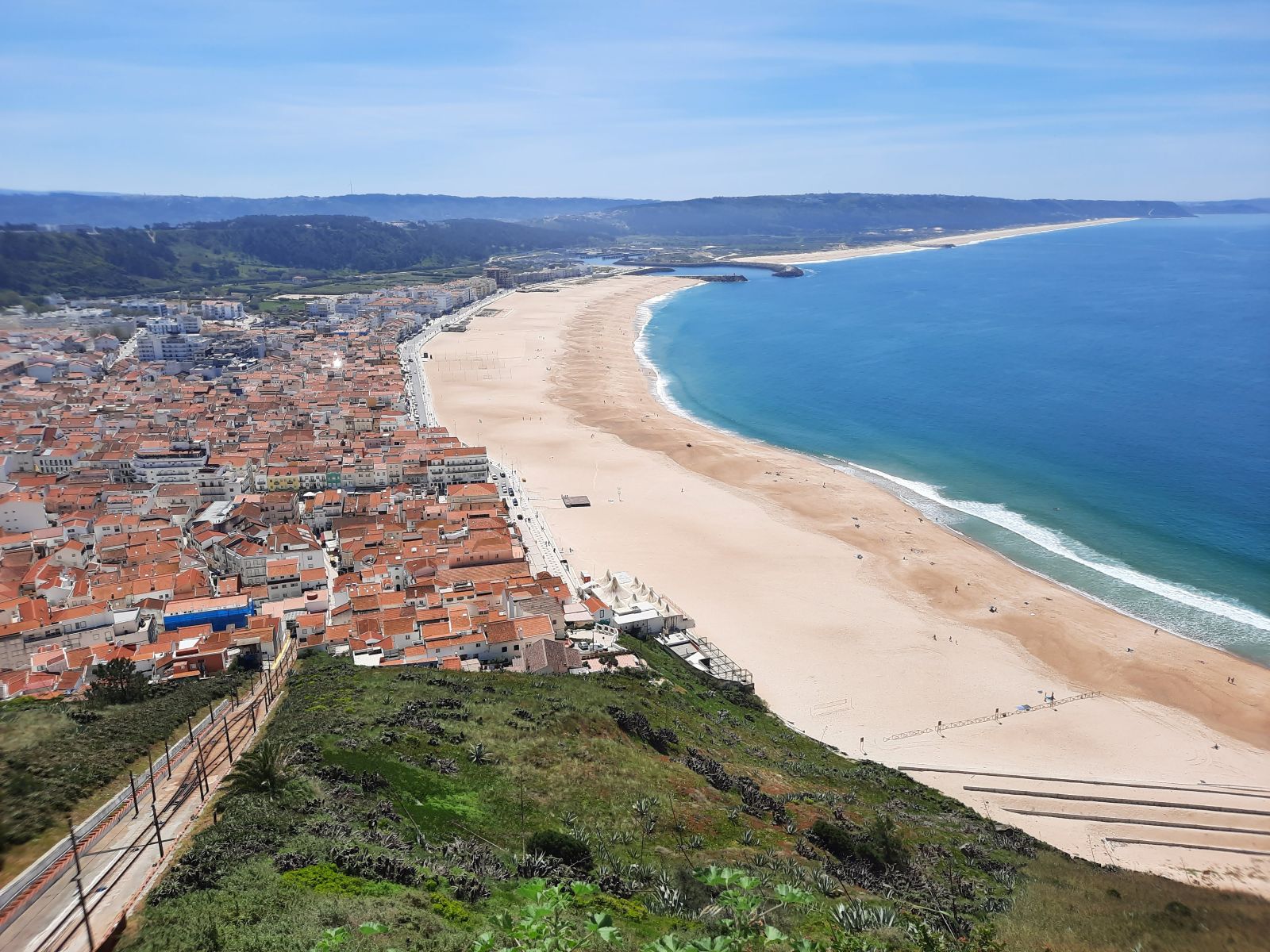 Agence de voyage Travel Agency Guide touristique Touristic guide Tours Holidays Vacances Nature Gastronomy Gastronomie Oenology Oenologie Sport Culture Portugal Lisbon Porto Madeira Batalha Alcobaça Douro Valley Vallée du Douro Geres Tomar Algarve Nazaré Fatima vin wine Evora Alentejo Braga Guimaraes Aveiro Coimbra pastel de nata Sintra Estrela Funchal Açores Azores day trip